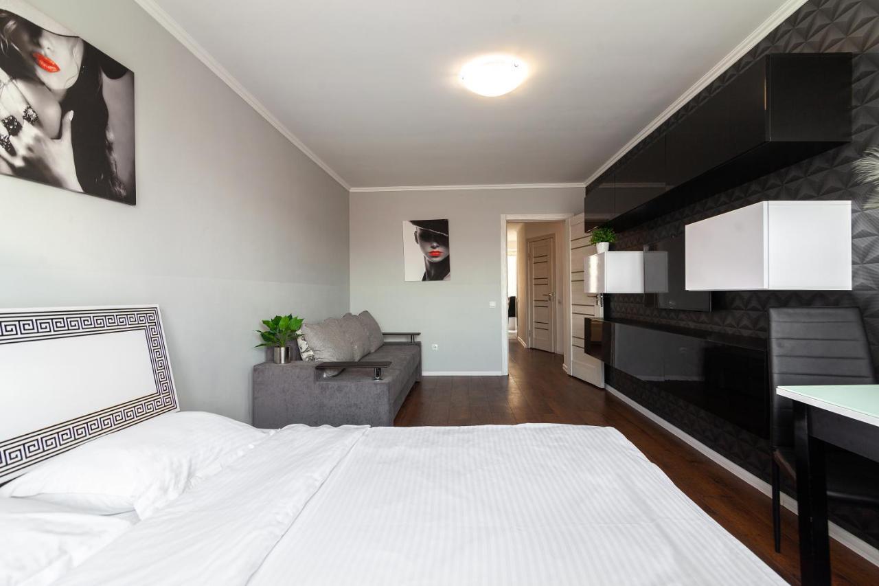 Leogrand Apartments On Svobody Λβιβ Εξωτερικό φωτογραφία